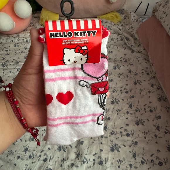 Hello kitty socks - Picture 2 of 3